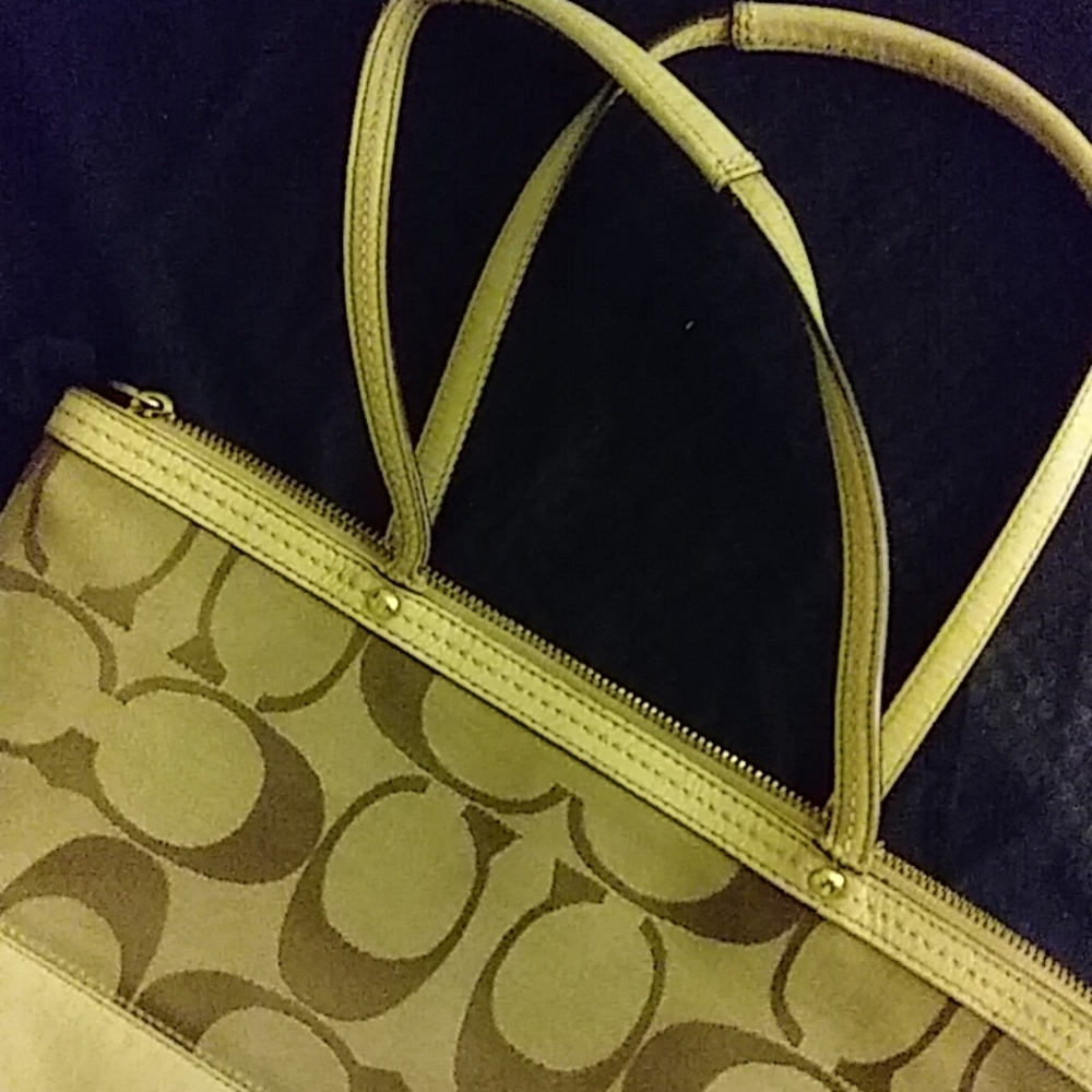 Coach Bag - Picture 4 of 4